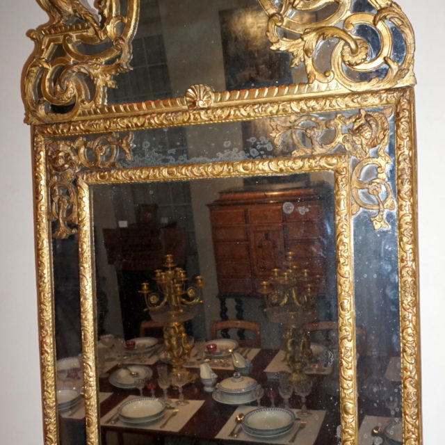 Miroir pareclose bois doré époque Régence