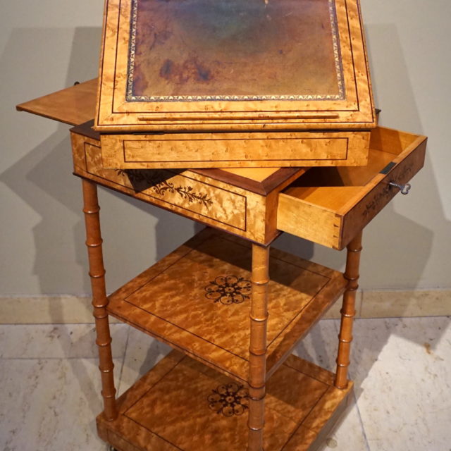 Table aquarelle frêne marqueterie amarante Charles X Giroux Alphonse